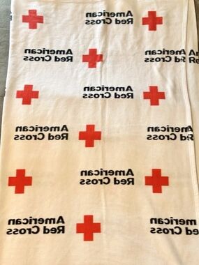 Vintage Throw Blanket in White with Red Cross Motif ✨
